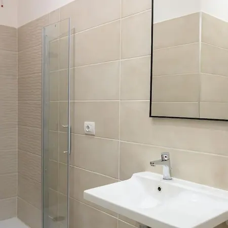 Apartment Laura Sweet Con Piscina *