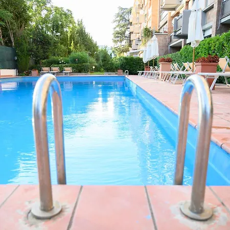 Laura Sweet Con Piscina Rome