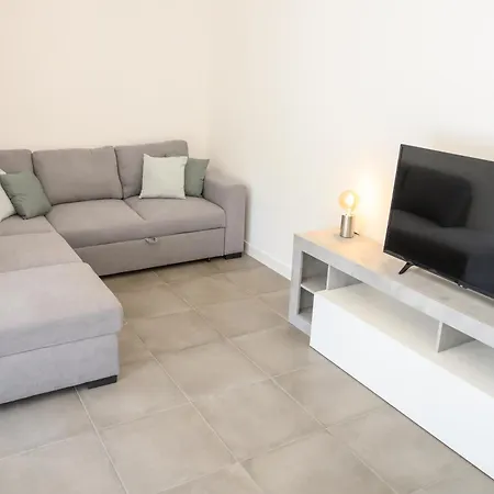 Laura Sweet Con Piscina Apartment