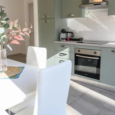Laura Sweet Con Piscina Appartement *