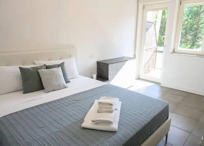 Laura Sweet Con Piscina アパート *