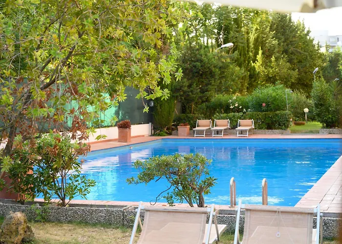 Laura Sweet Con Piscina