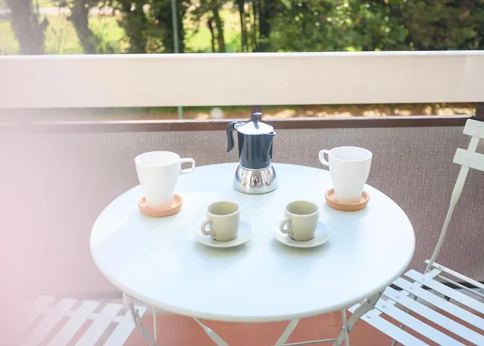 Laura Sweet Con Piscina *