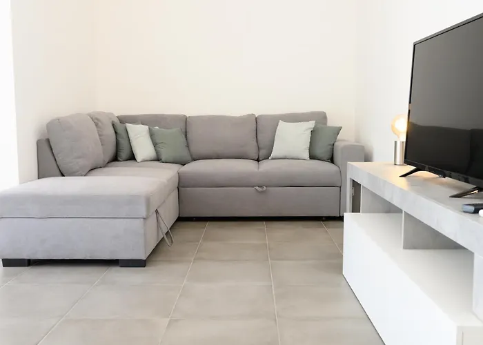 Laura Sweet Con Piscina アパート