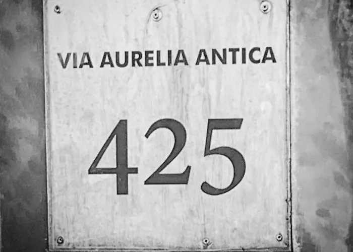 Laura Sweet Con Piscina アパート